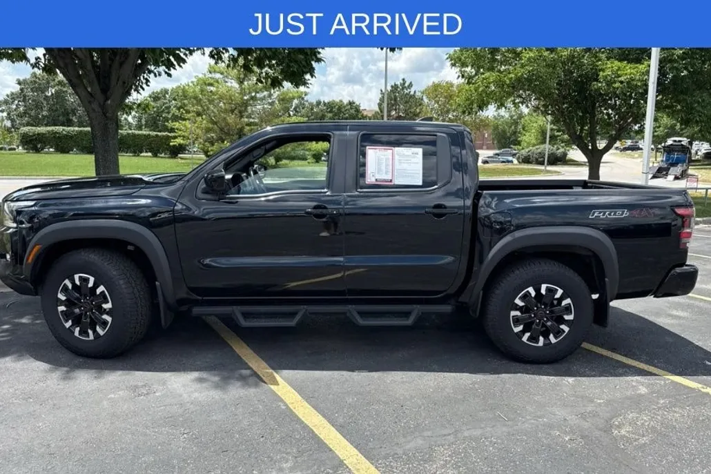 2022 Nissan Frontier PRO-4X photo 1