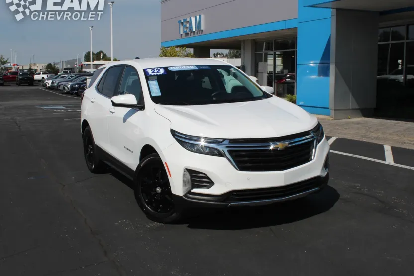 2022 Chevrolet Equinox LT photo 1