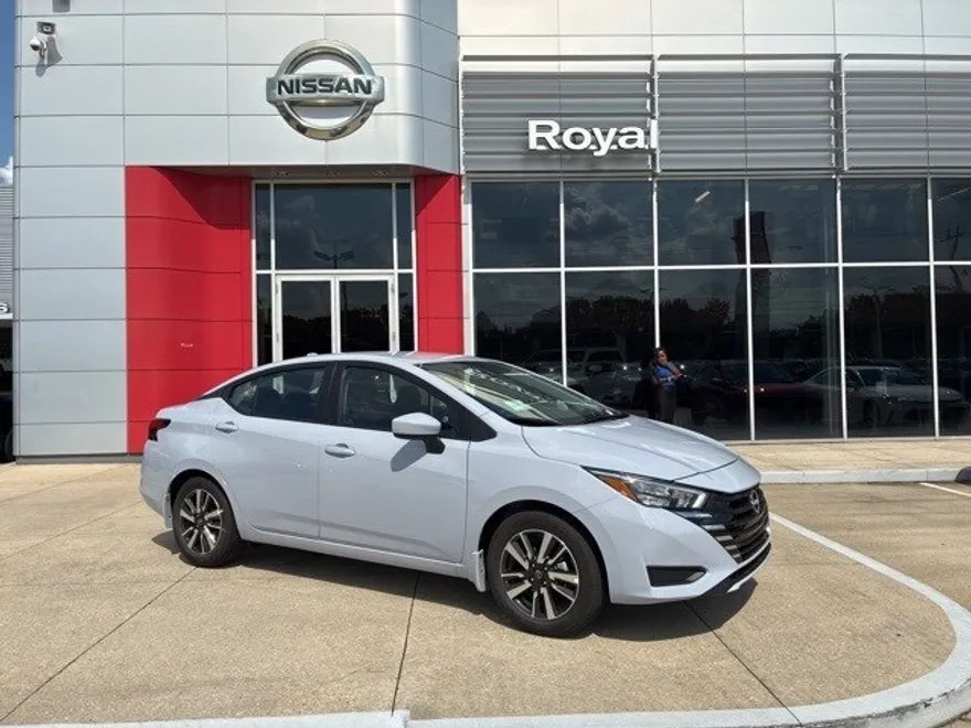 2025 Nissan Versa 1.6 SV photo 1