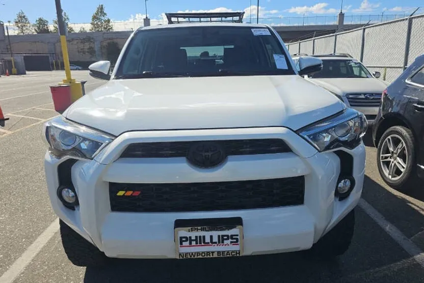 2018 Toyota 4Runner SR5 Premium photo 1