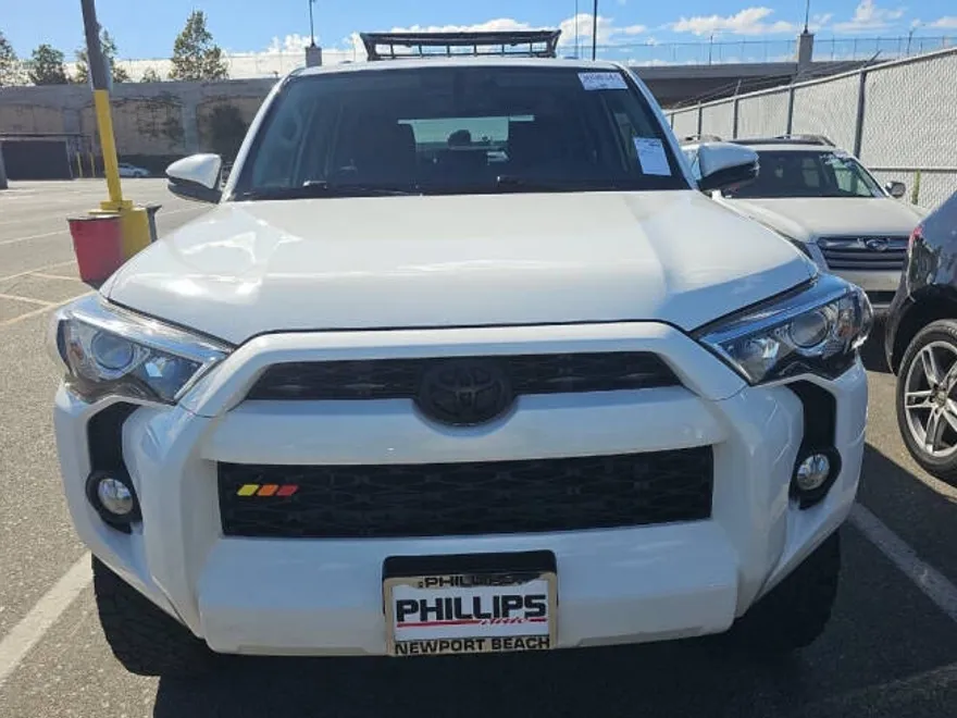 2018 Toyota 4Runner SR5 Premium photo 1
