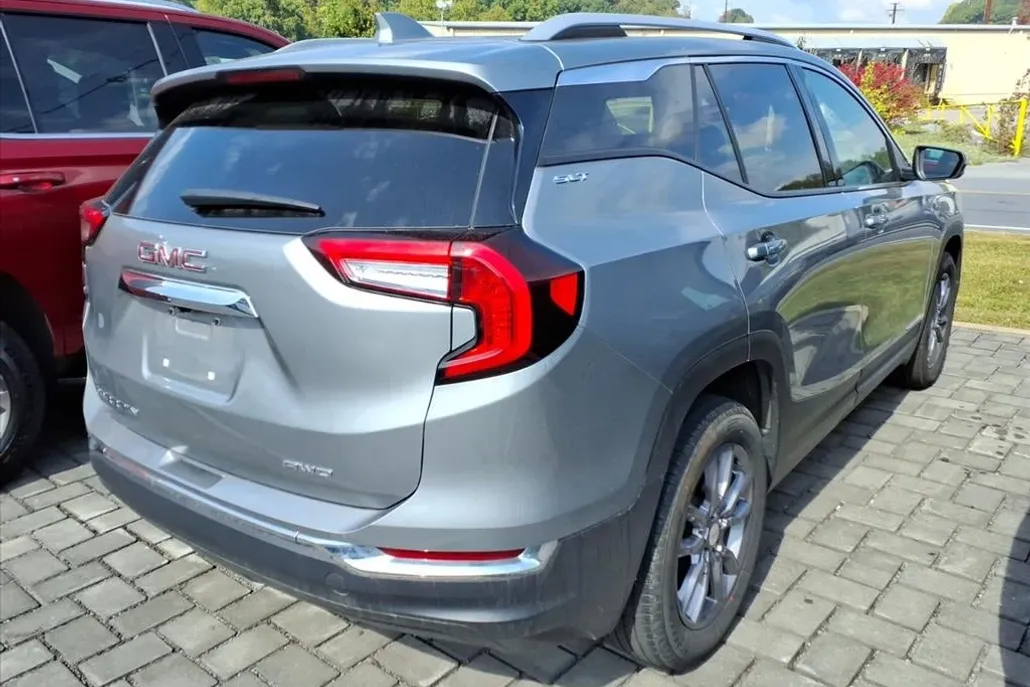 2024 Gmc Terrain SLT photo 1