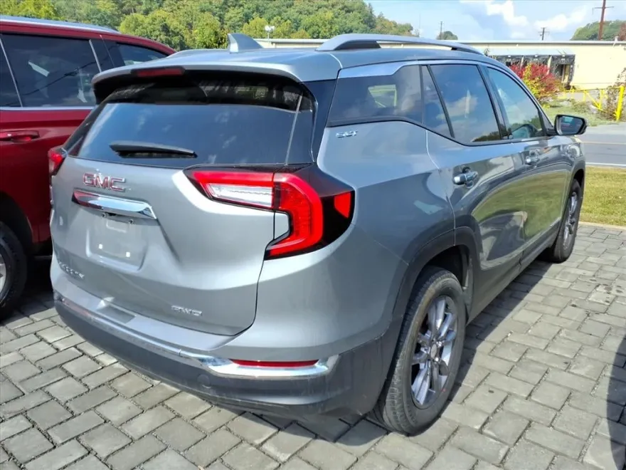 2024 Gmc Terrain SLT photo 1