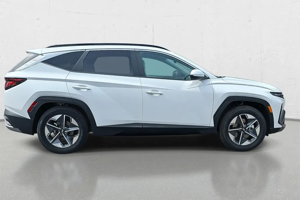 2025 Hyundai Tucson SEL photo 1