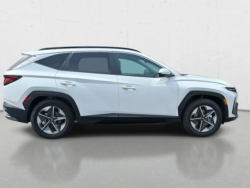 2025 Hyundai Tucson SEL photo 1