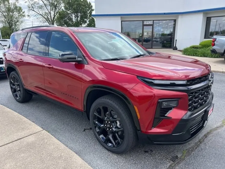 2025 Chevrolet Traverse RS photo 1