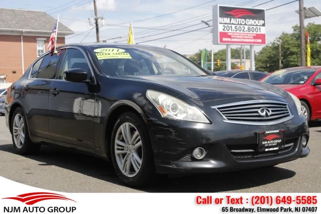 2011 Infiniti G37 Journey photo 1