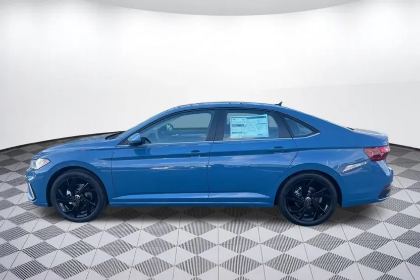 2025 Volkswagen Jetta SE photo 1
