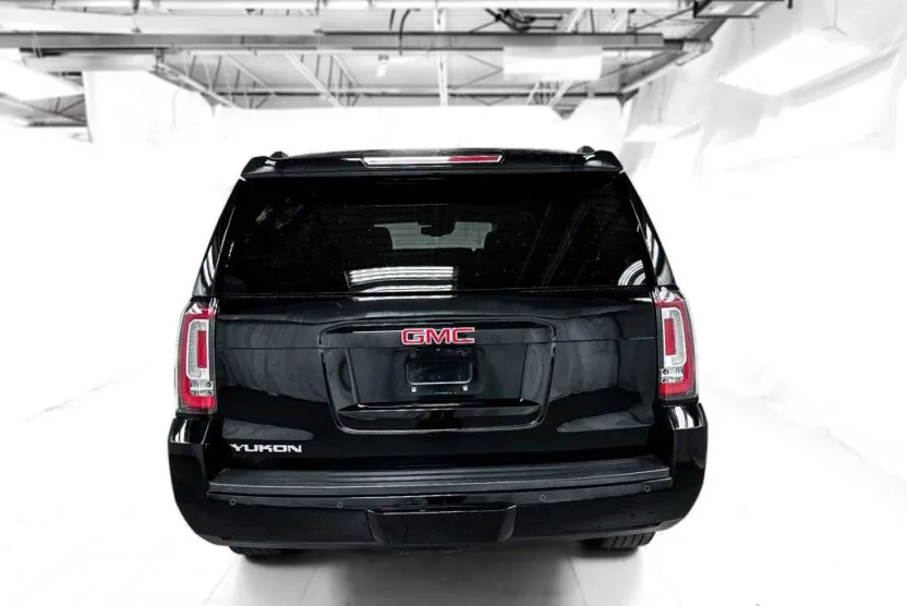 2017 Gmc Yukon SLE photo 1