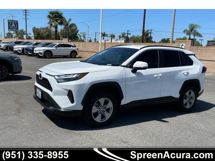 2023 Toyota RAV4 XLE photo 1