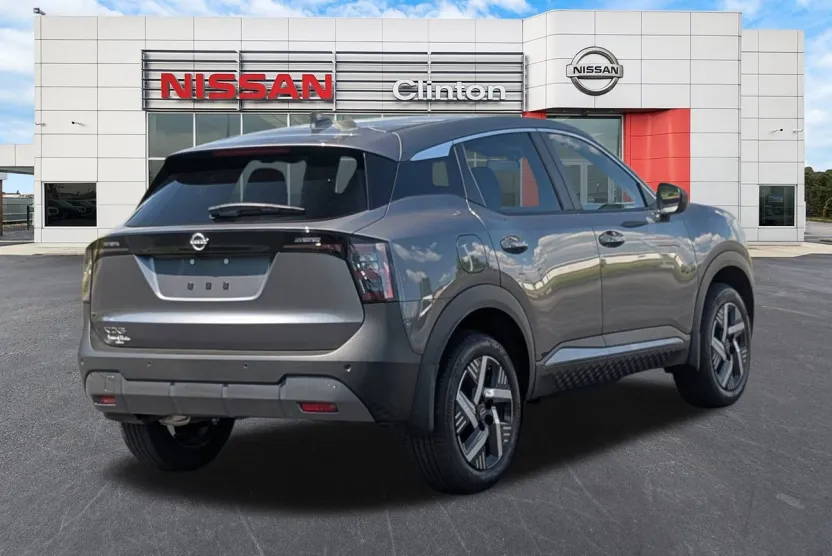 2025 Nissan Kicks SV photo 1
