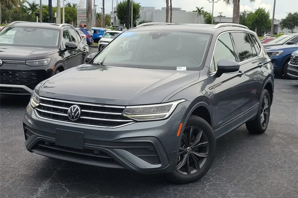 2022 Volkswagen Tiguan SE photo 1