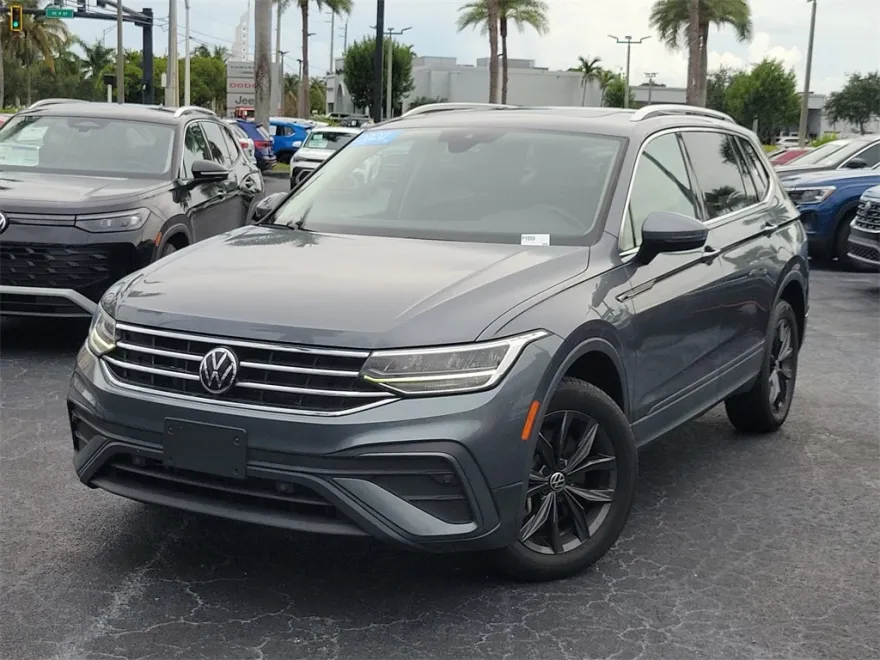 2022 Volkswagen Tiguan SE photo 1