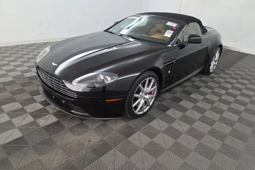 2012 Aston Martin V8 Vantage photo 1