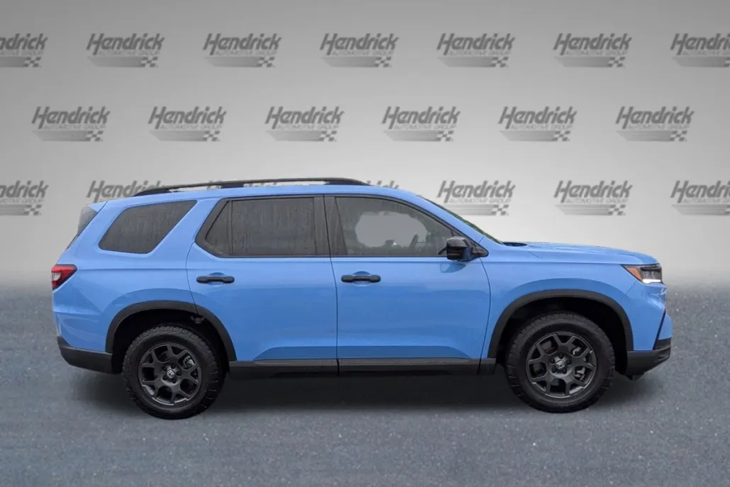 2025 Honda Pilot TrailSport photo 1