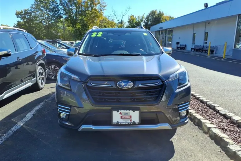 2022 Subaru Forester Touring photo 1