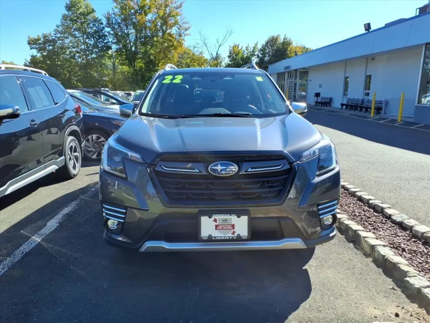 2022 Subaru Forester Touring photo 1