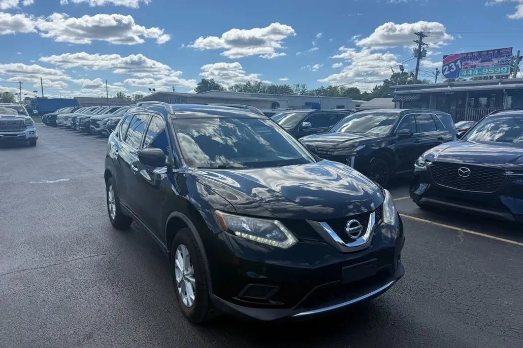 2016 Nissan Rogue SV AWD photo 1