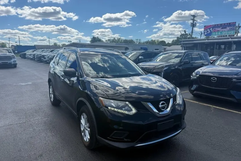 2016 Nissan Rogue SV AWD photo 1