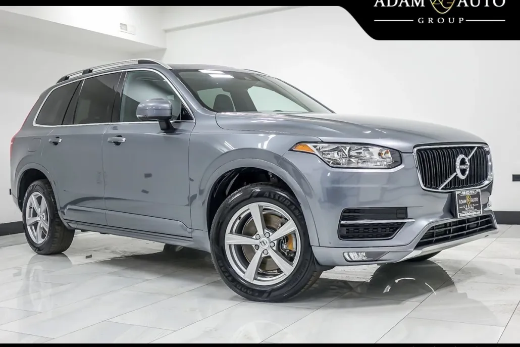2016 Volvo XC90 T5 Momentum photo 1