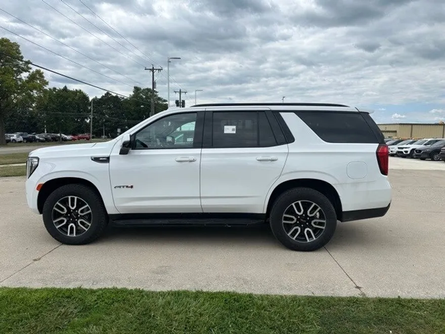 2023 Gmc Yukon AT4 photo 1