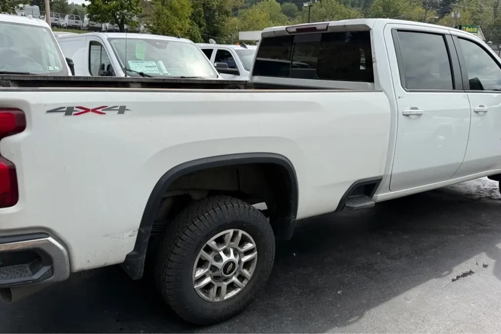 2021 Chevrolet Silverado 2500HD LT photo 1