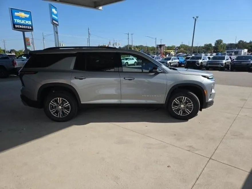 2026 Chevrolet Traverse photo 1