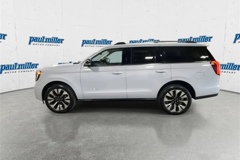 2025 Ford Expedition Platinum photo 1