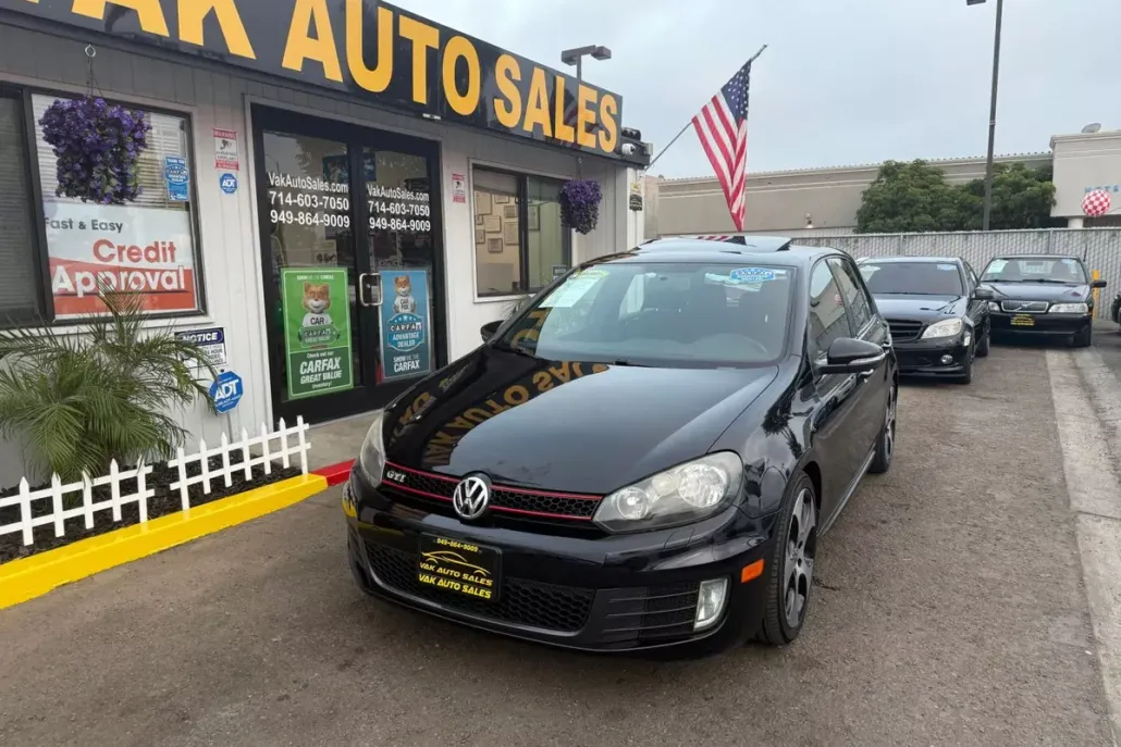 2011 Volkswagen Golf GTI photo 1