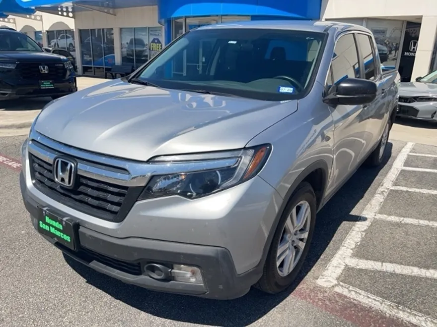 2017 Honda Ridgeline RT photo 1