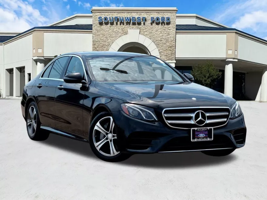 2017 Mercedes Benz E 300 photo 1