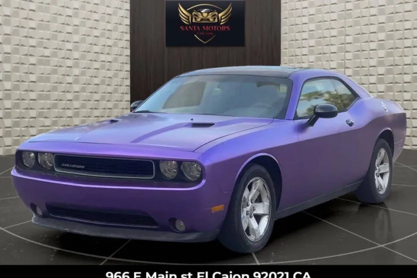 2014 Dodge Challenger SXT photo 1