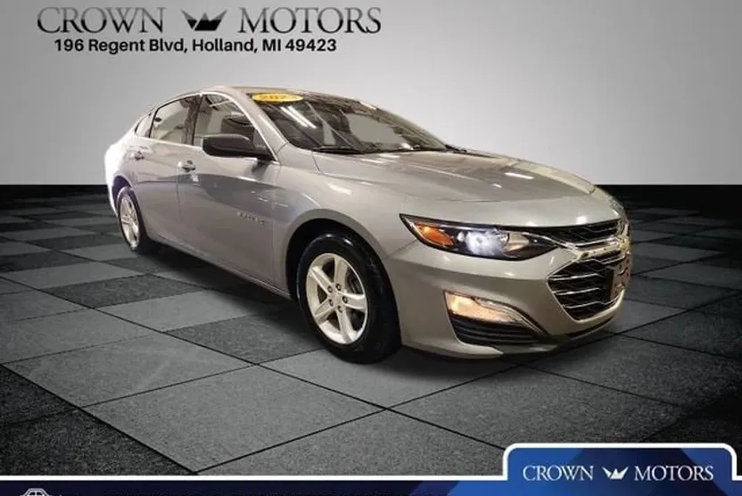 2023 Chevrolet Malibu LS photo 1
