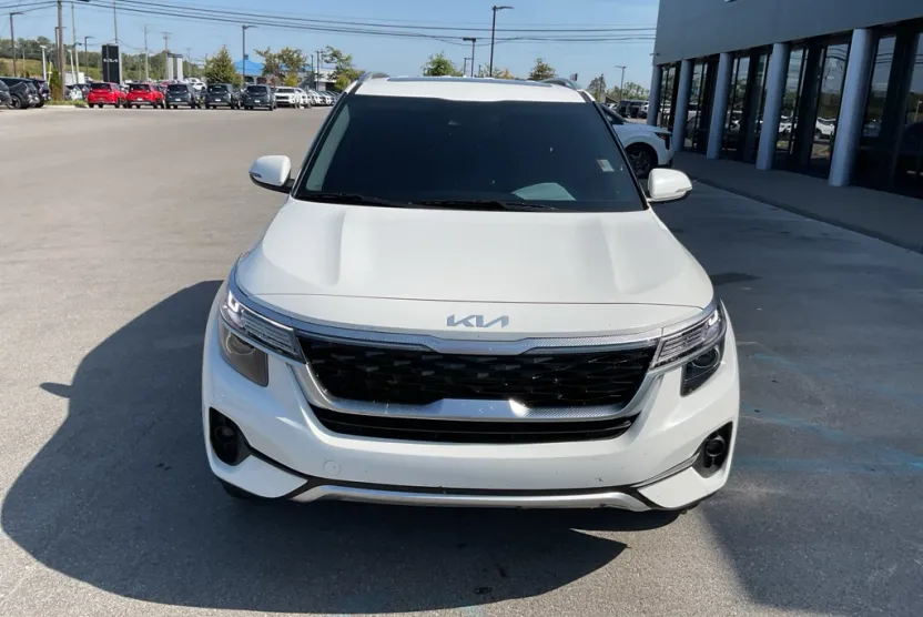 2023 Kia Seltos EX photo 1