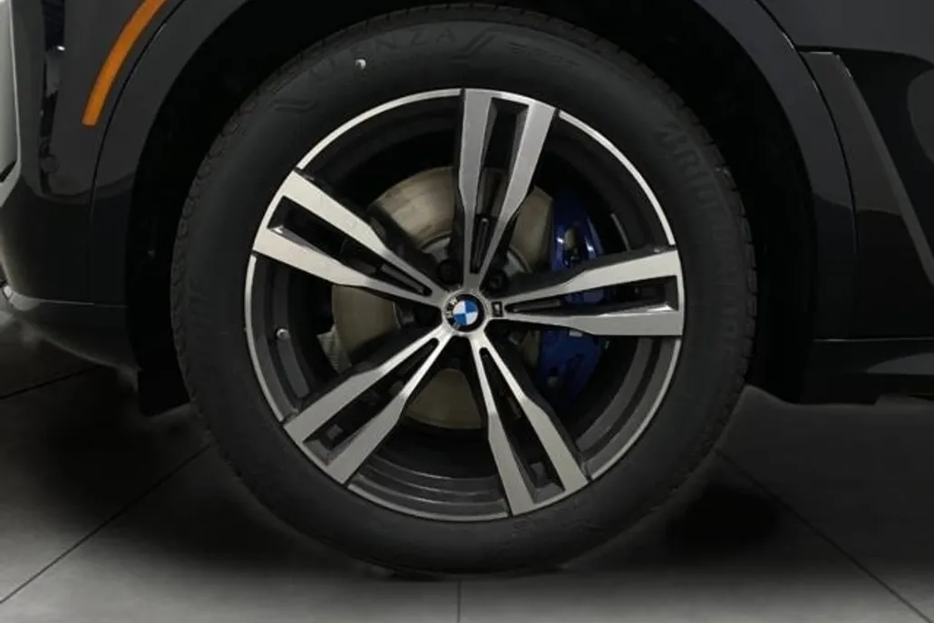 2025 Bmw X7 M60i photo 1