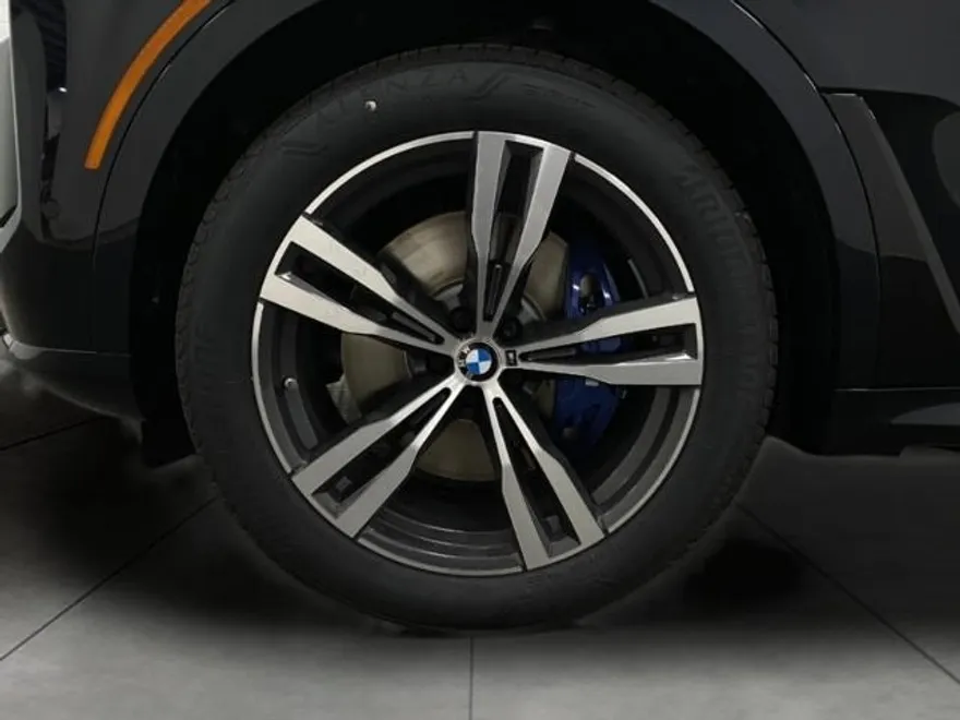 2025 Bmw X7 M60i photo 1
