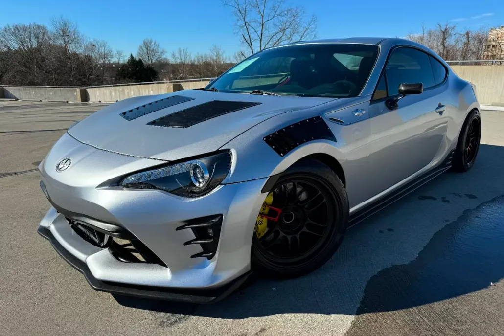 2015 Scion FR-S photo 1