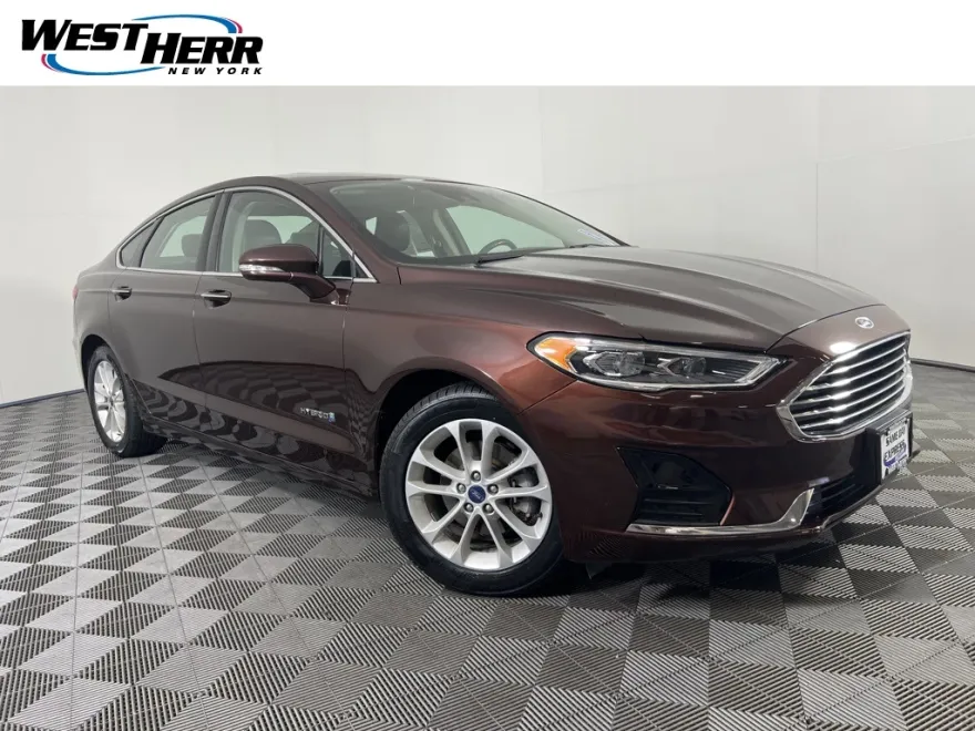 2019 Ford Fusion Hybrid SEL photo 1