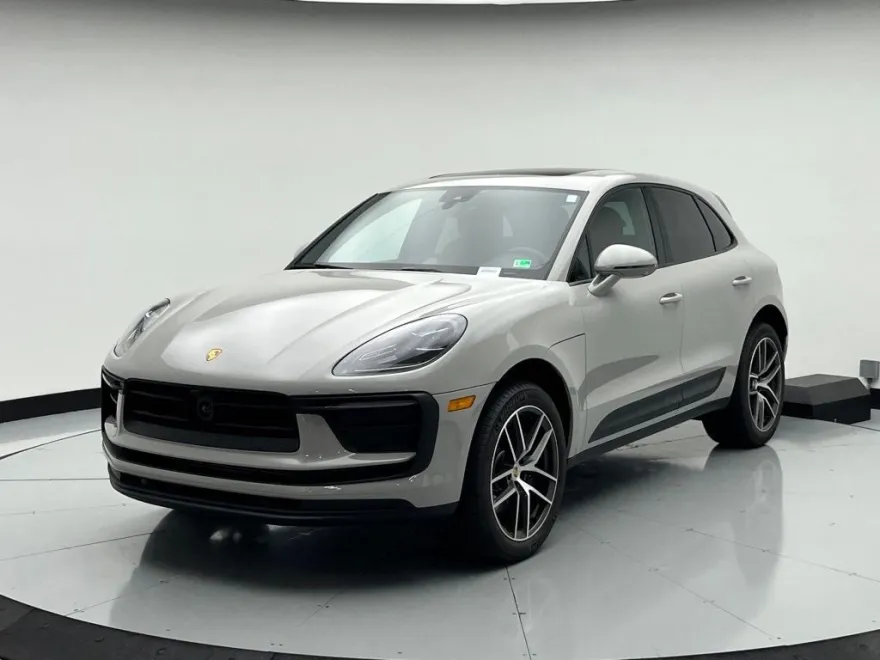 2025 Porsche Macan Base photo 1