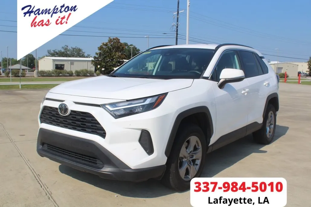 2023 Toyota RAV4 XLE photo 1