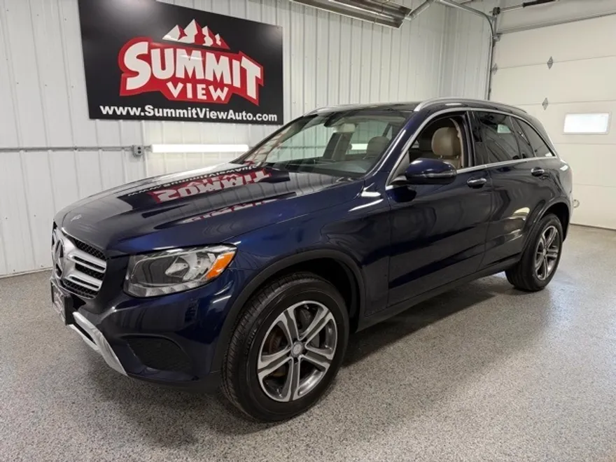 2017 Mercedes Benz GLC 300 4MATIC photo 1