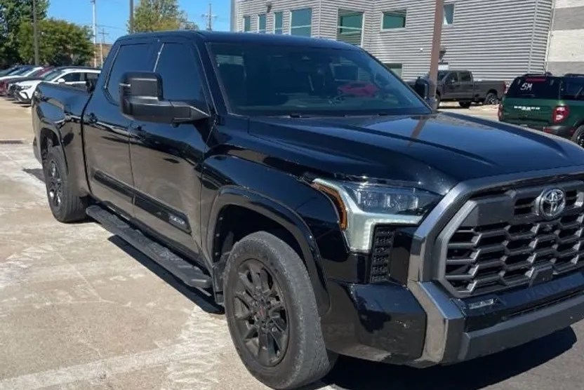 2024 Toyota Tundra photo 1