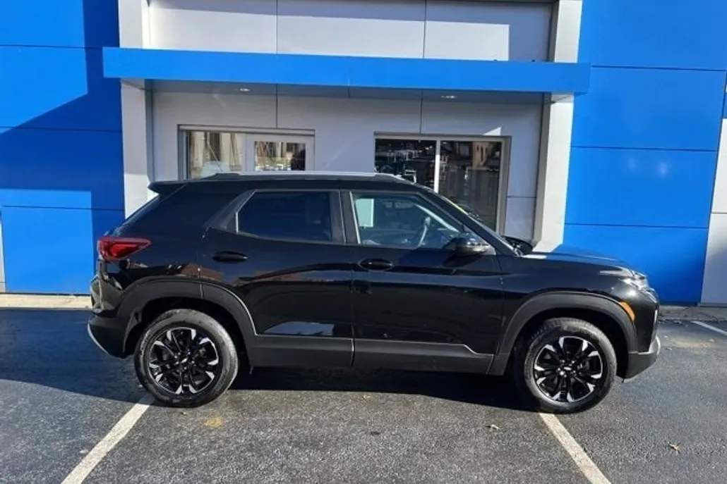 2022 Chevrolet Trailblazer LT photo 1