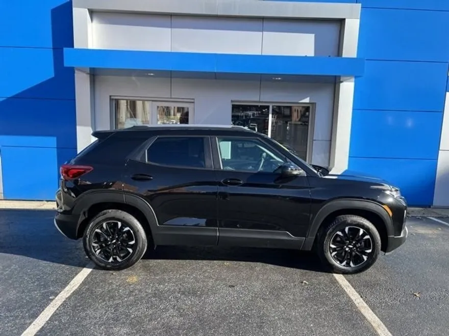 2022 Chevrolet Trailblazer LT photo 1