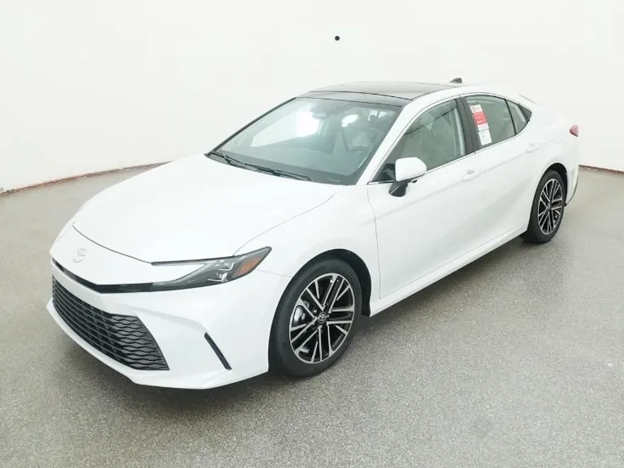 2025 Toyota Camry XLE photo 1