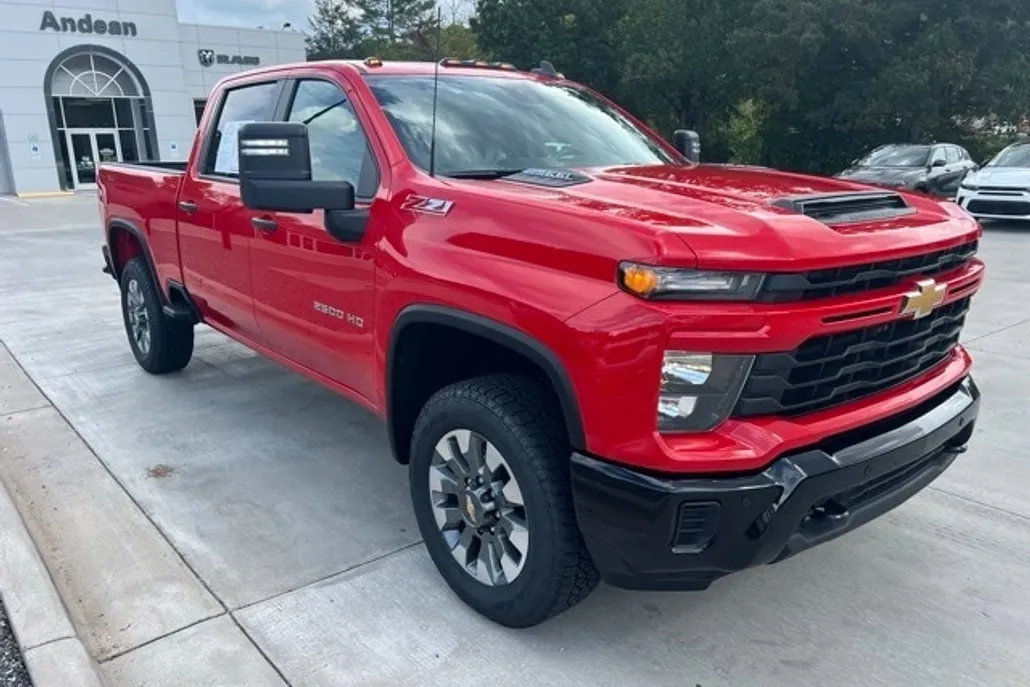2025 Chevrolet Silverado 2500HD Custom photo 1