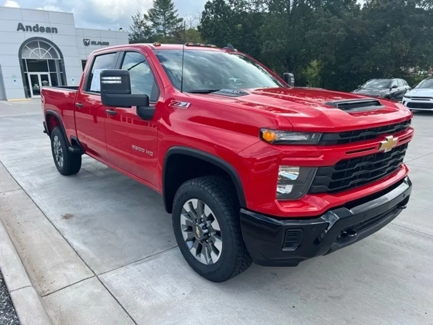 2025 Chevrolet Silverado 2500HD Custom photo 1