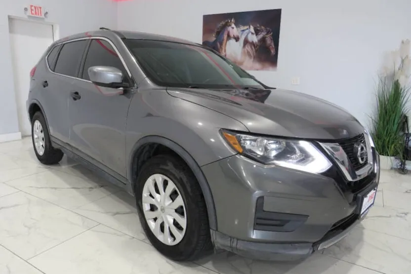 2017 Nissan Rogue S photo 1