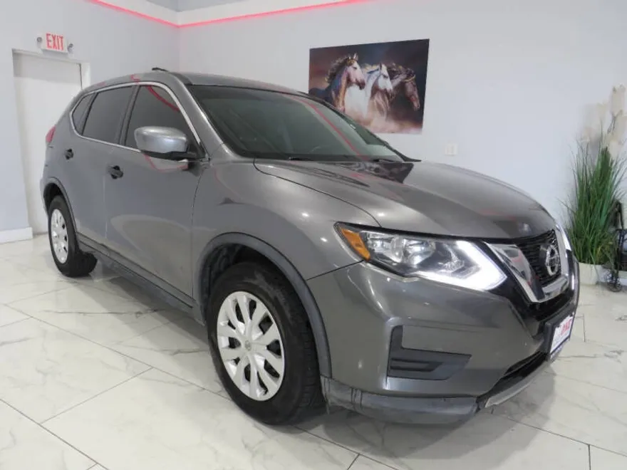2017 Nissan Rogue S photo 1