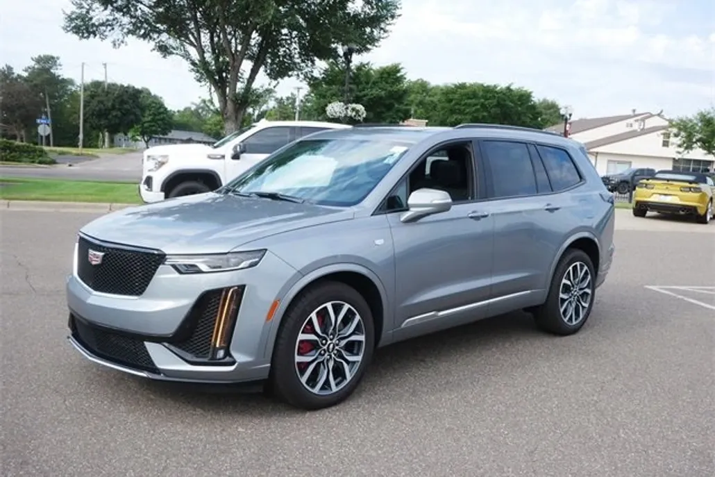 2024 Cadillac XT6 Sport photo 1